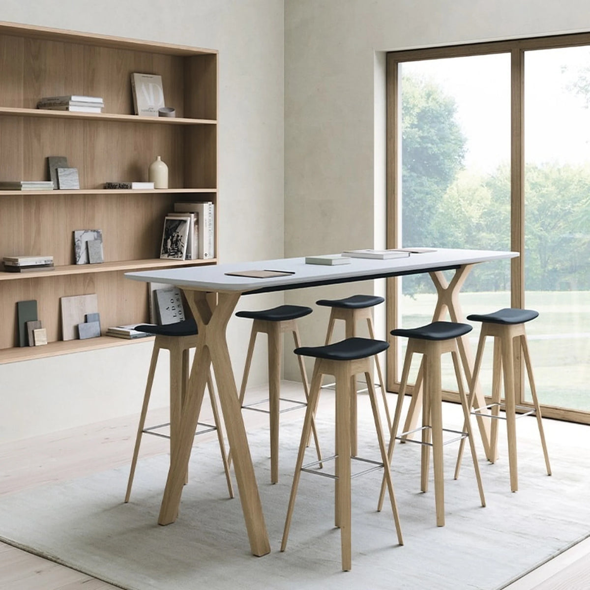 Büro Stehtisch in zwei Höhen mit Eichegestell | Space high table
