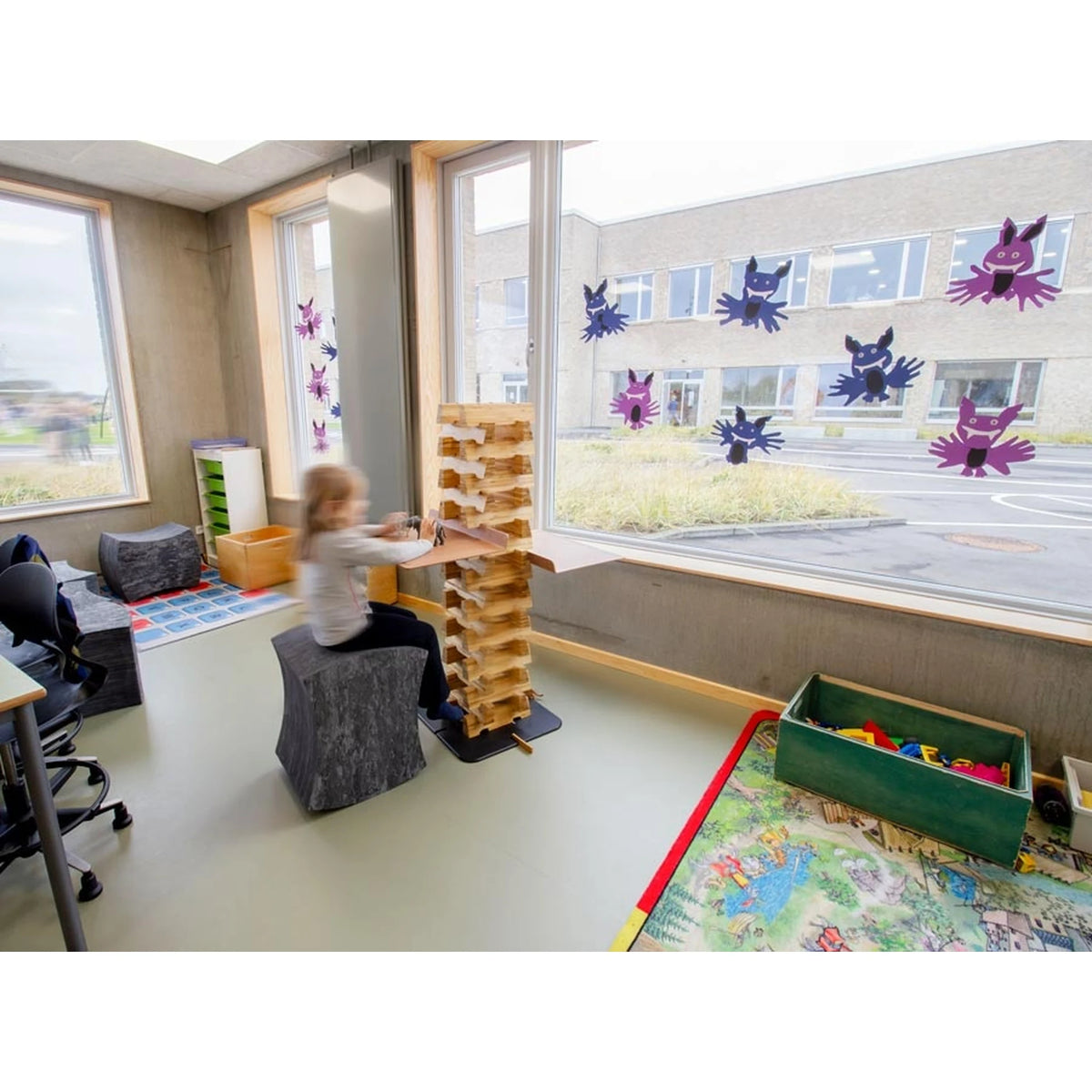 Lernsäule aus Bambus für flexible Arbeitshöhen | Kibemo