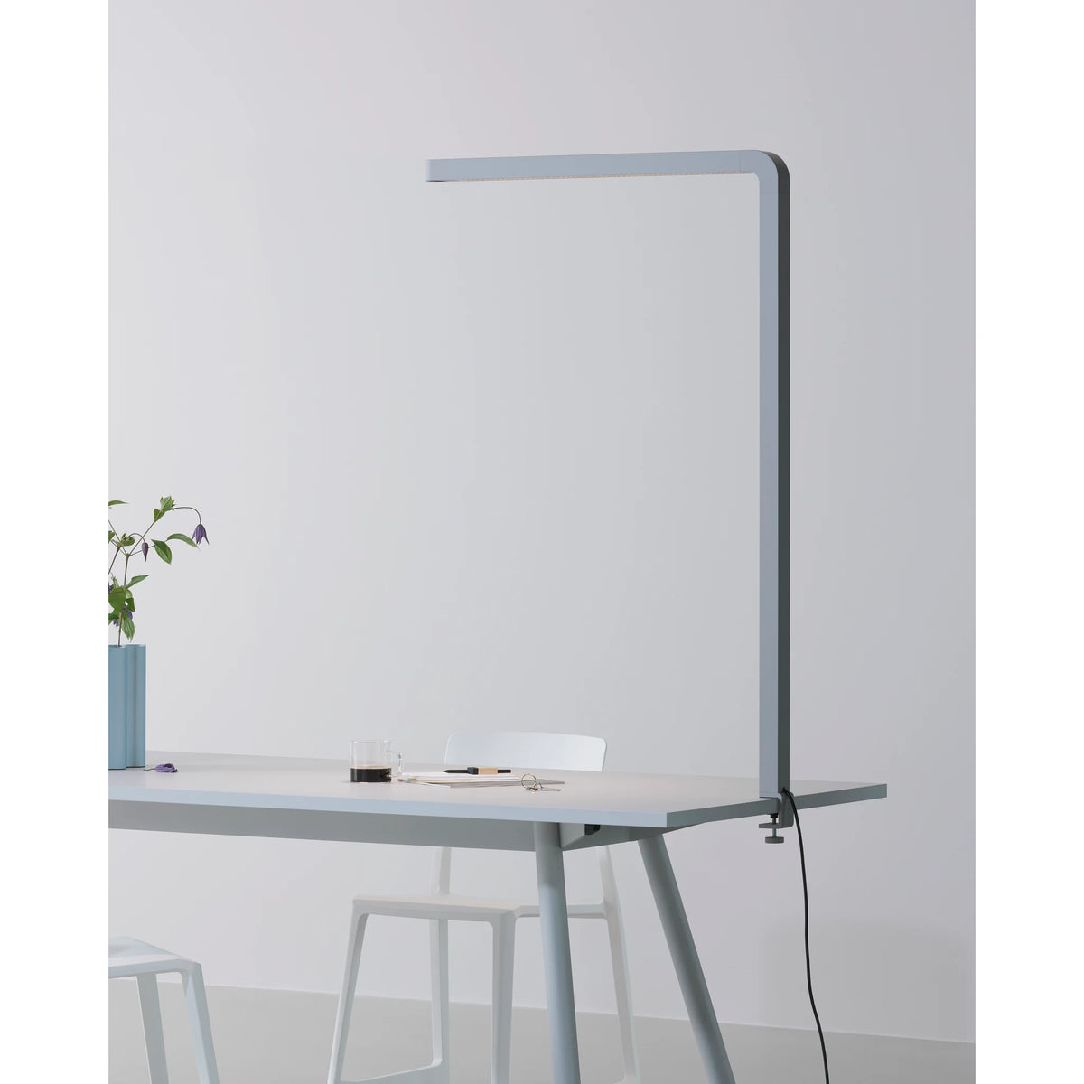 Tischleuchte Büro mit Klemme und intelligenter Sensorik | Team Connect