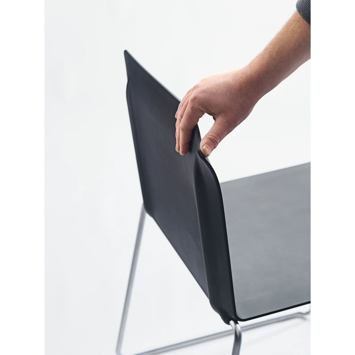 Conference chair with flexible seat shell, stackable | DRY