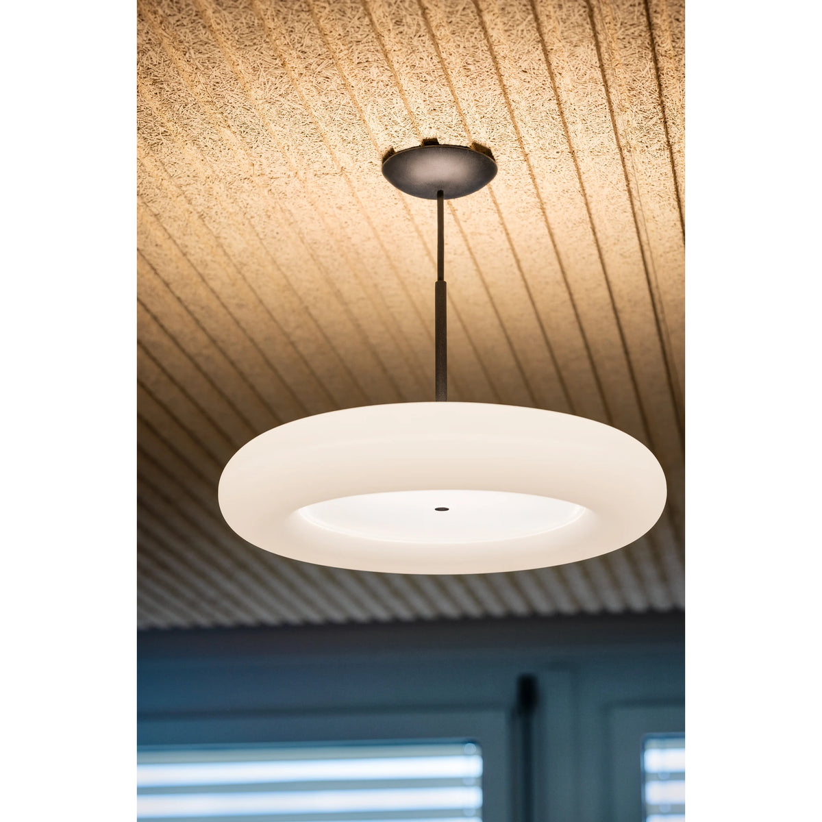 Pendant luminaire with 4000 K, DALI and Ø 45 cm | Oto