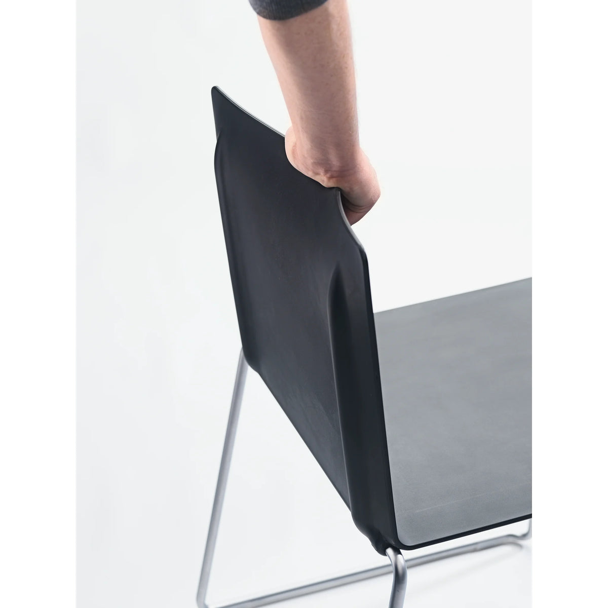 Conference chair with flexible seat shell, stackable | DRY