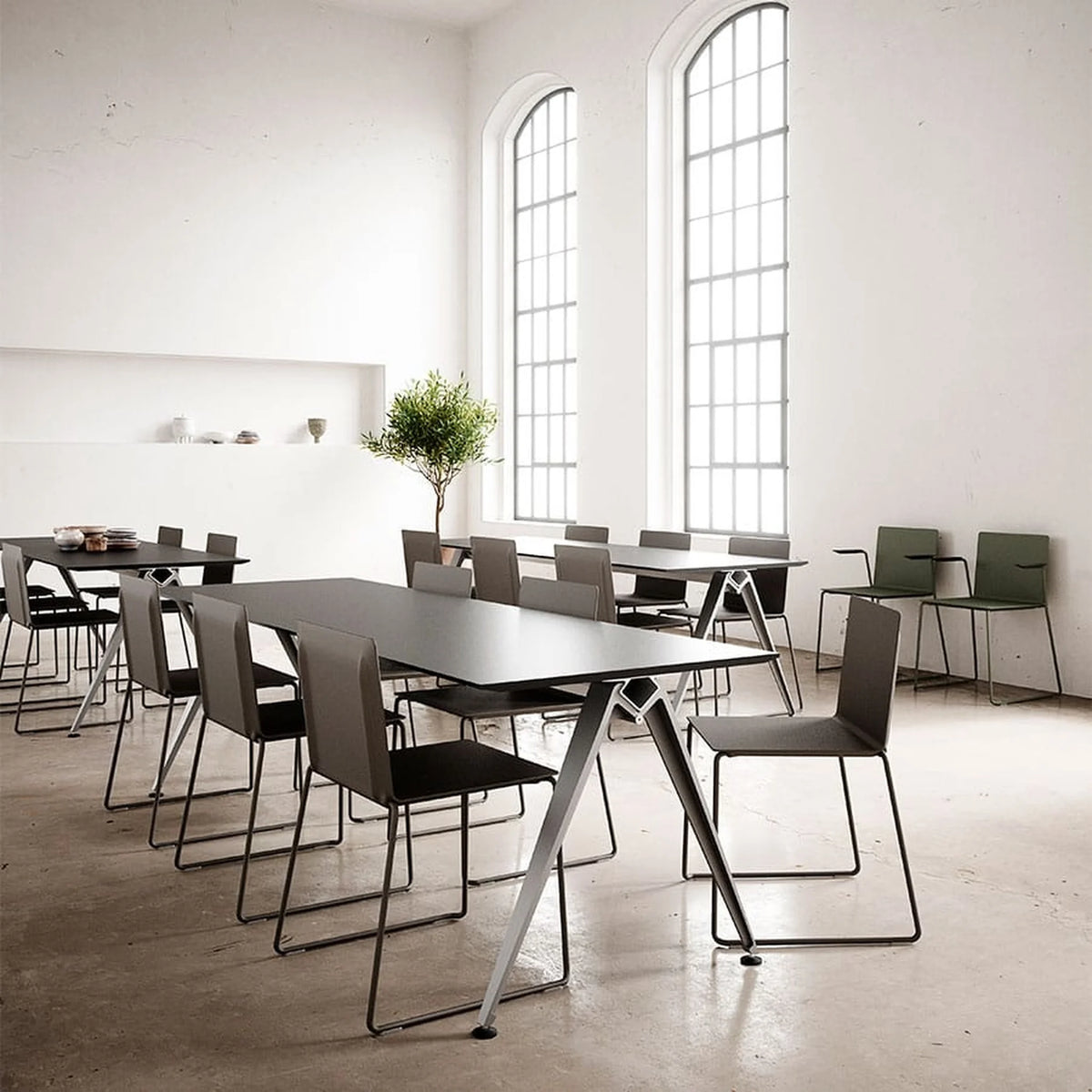 Conference chair with flexible seat shell, stackable | DRY