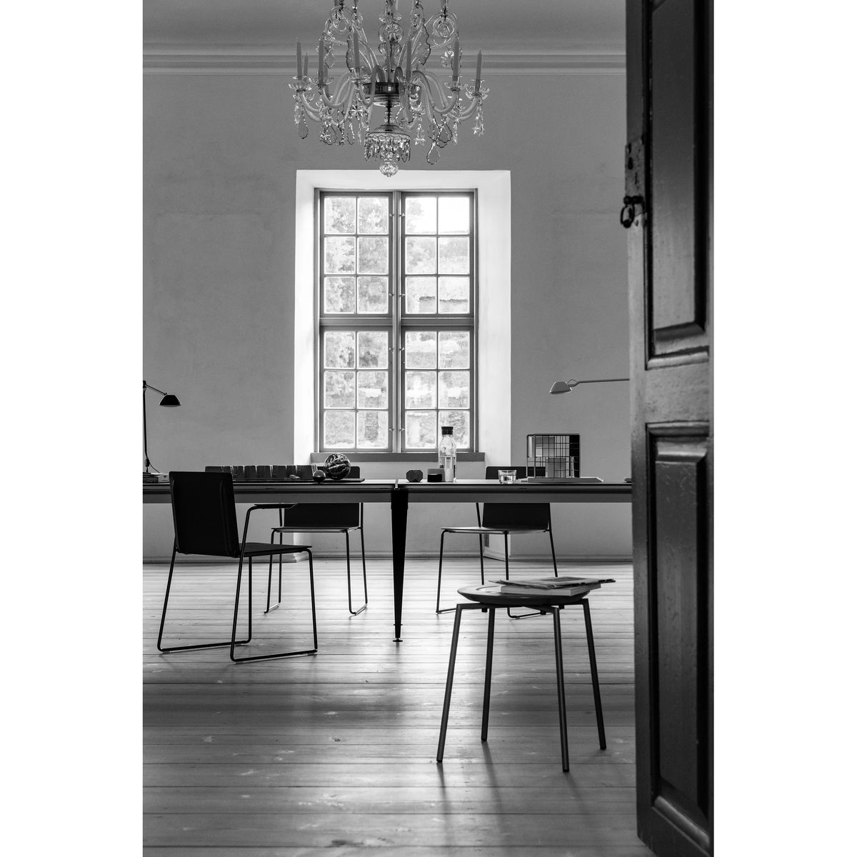 Conference chair with flexible seat shell, stackable | DRY