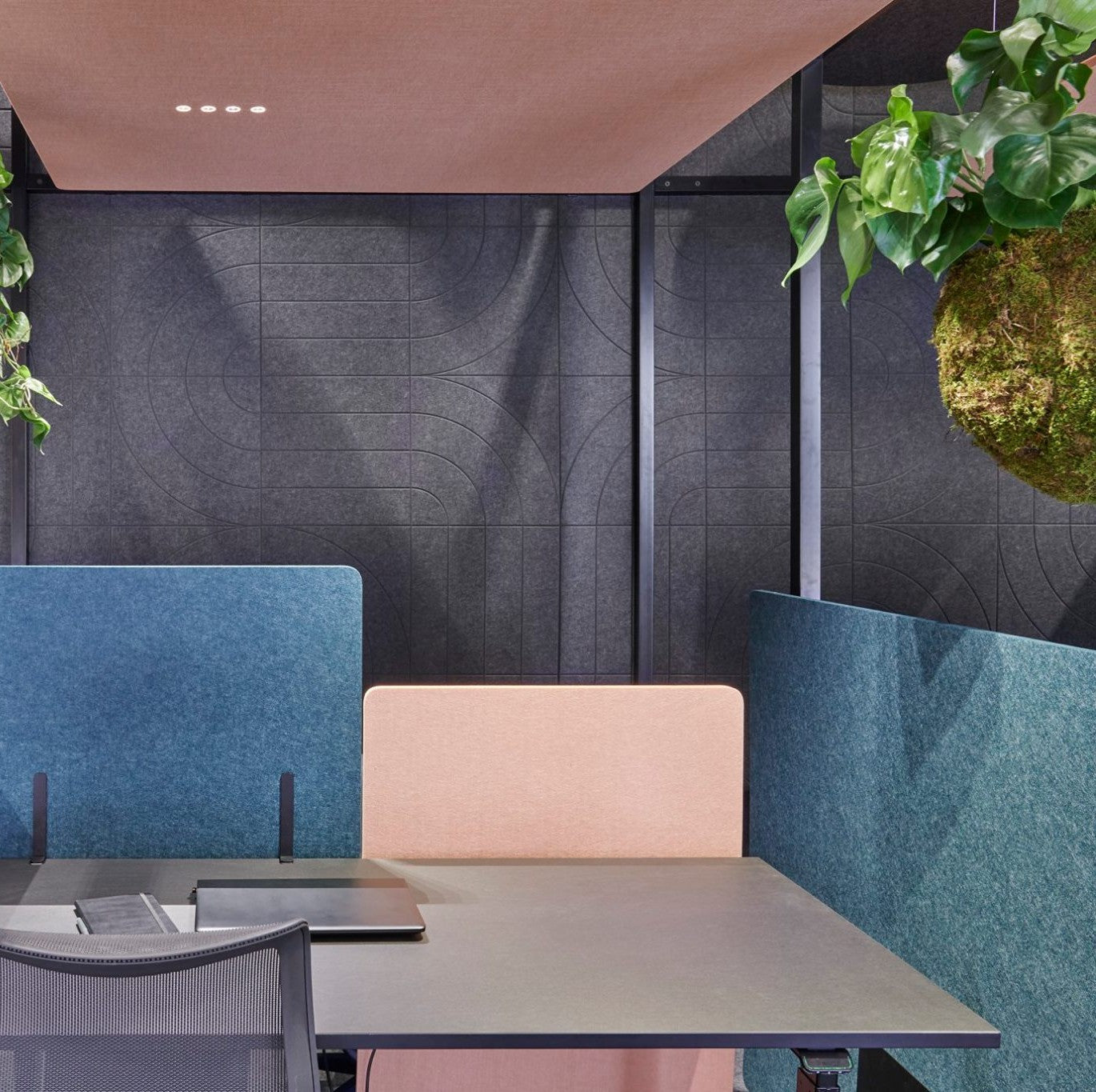 Acoustic Panel Desk Two – Top Akustiklösung mit Absorptionsklasse A | Schweizer Qualitätsprodukt
