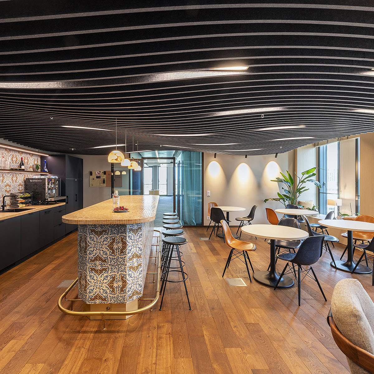 Solution d'espace dans la salle avec certificat GS et réduction sonore de 31,9 dB (norme ISO) | Espace silen