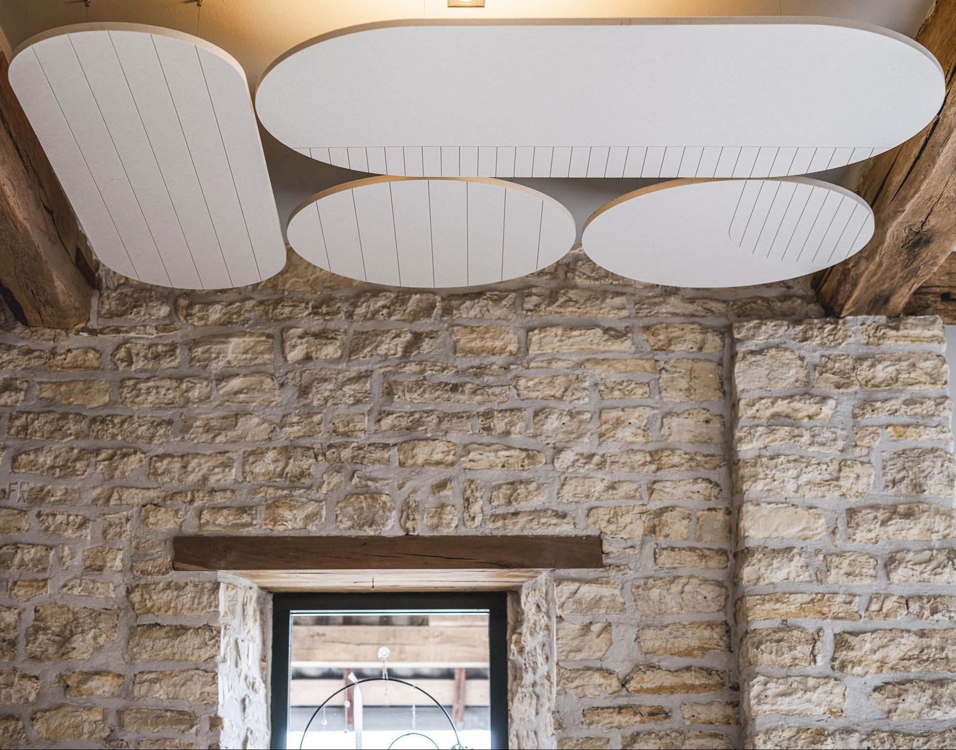 Deckenpanel Vela Set mit 4 Paneelen im Büro