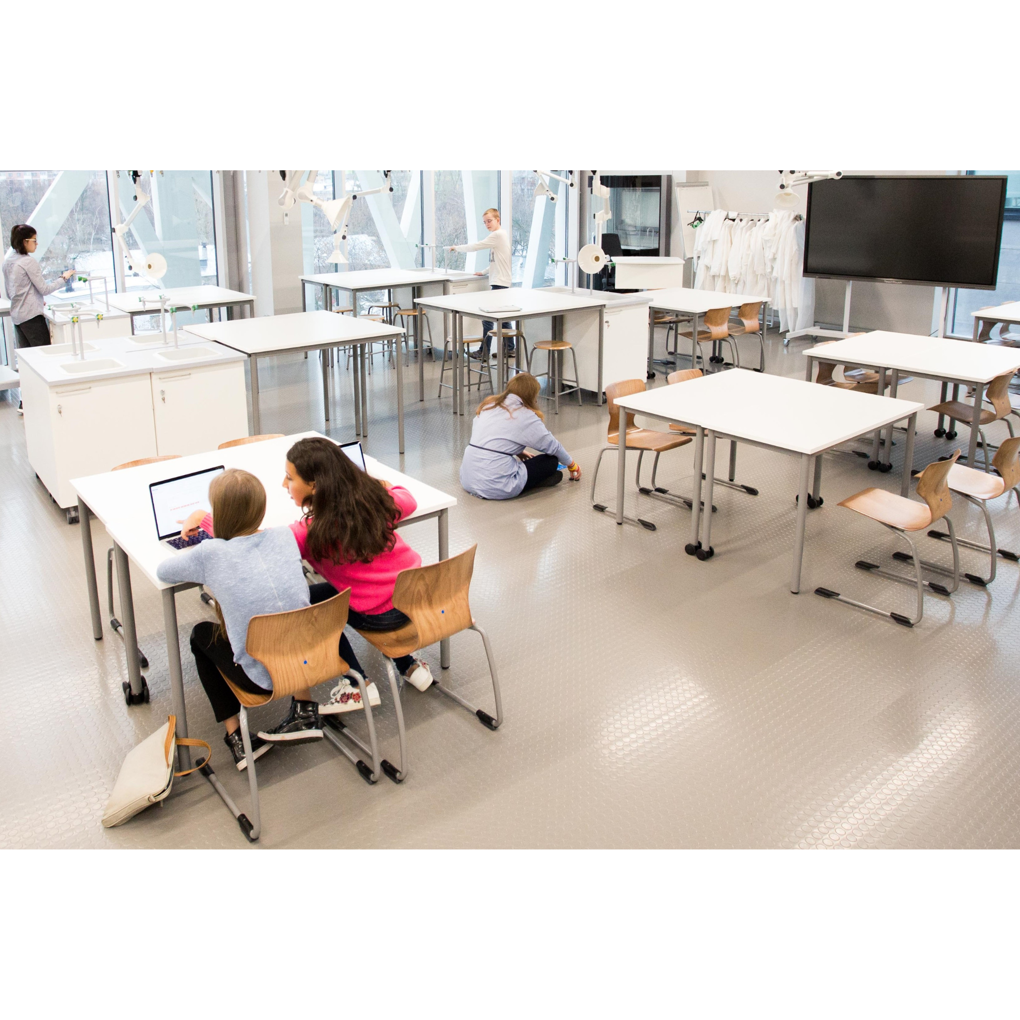 Mehrzweckstuhl Schule PAGHOLZ® taillierte Schale