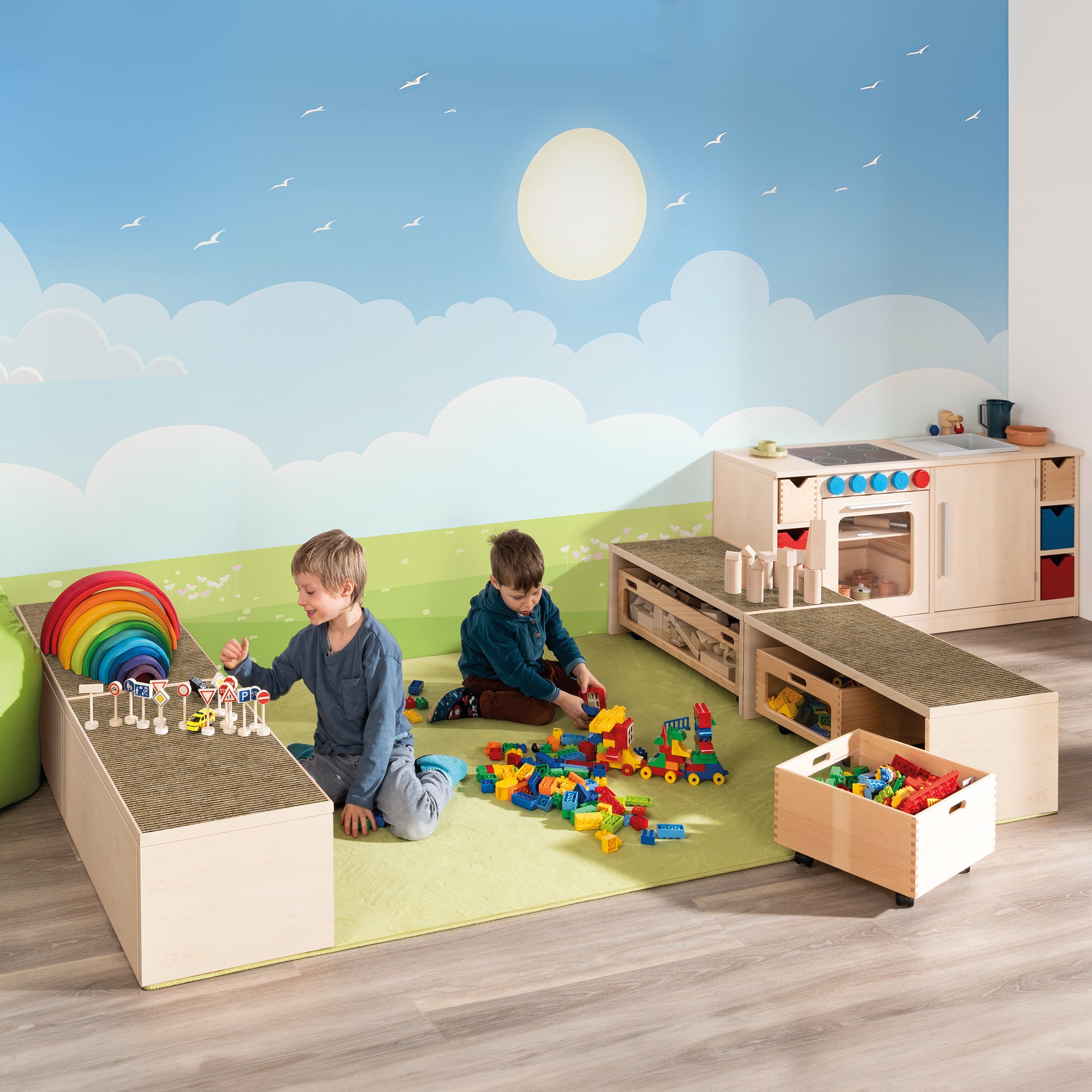 Spielpodest Kindergarten mit Stauraum