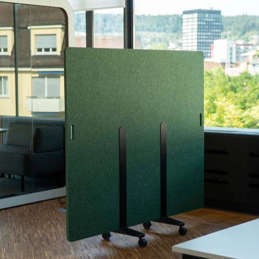 Mobiler Raumtrenner Motus für flexible Raumgestaltung