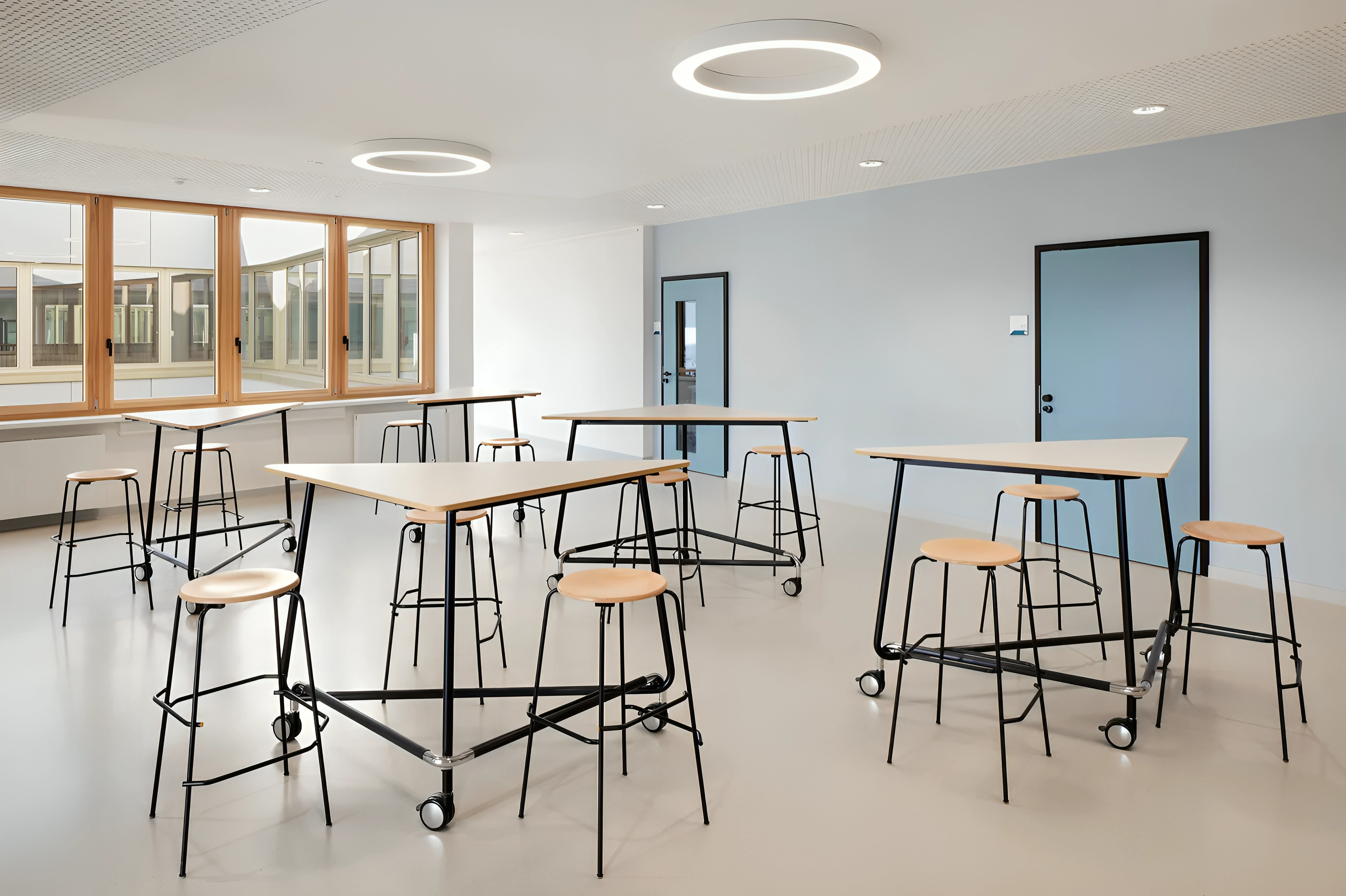 Vierbeinhocker stapelbar - Sitzhöhe 46cm