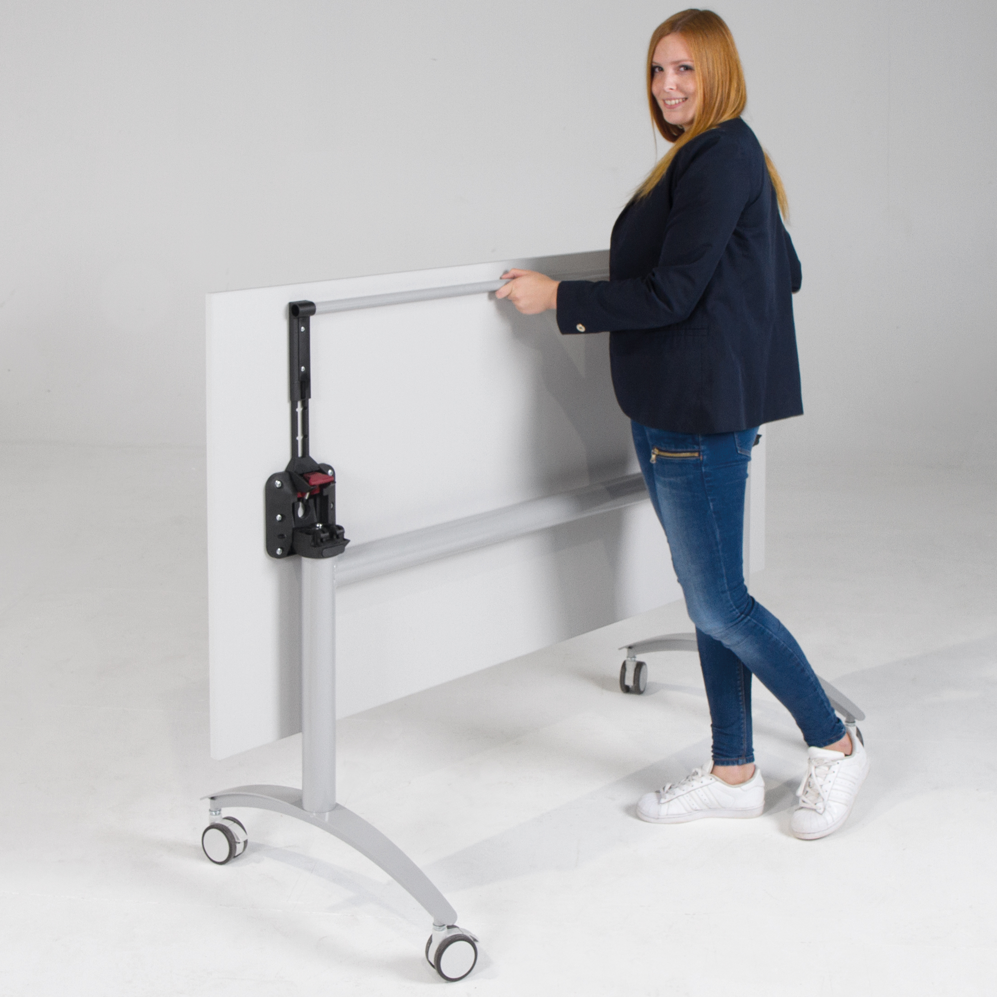 Klapptisch mit Rollen – Praktische Flexibilität für den Schulalltag