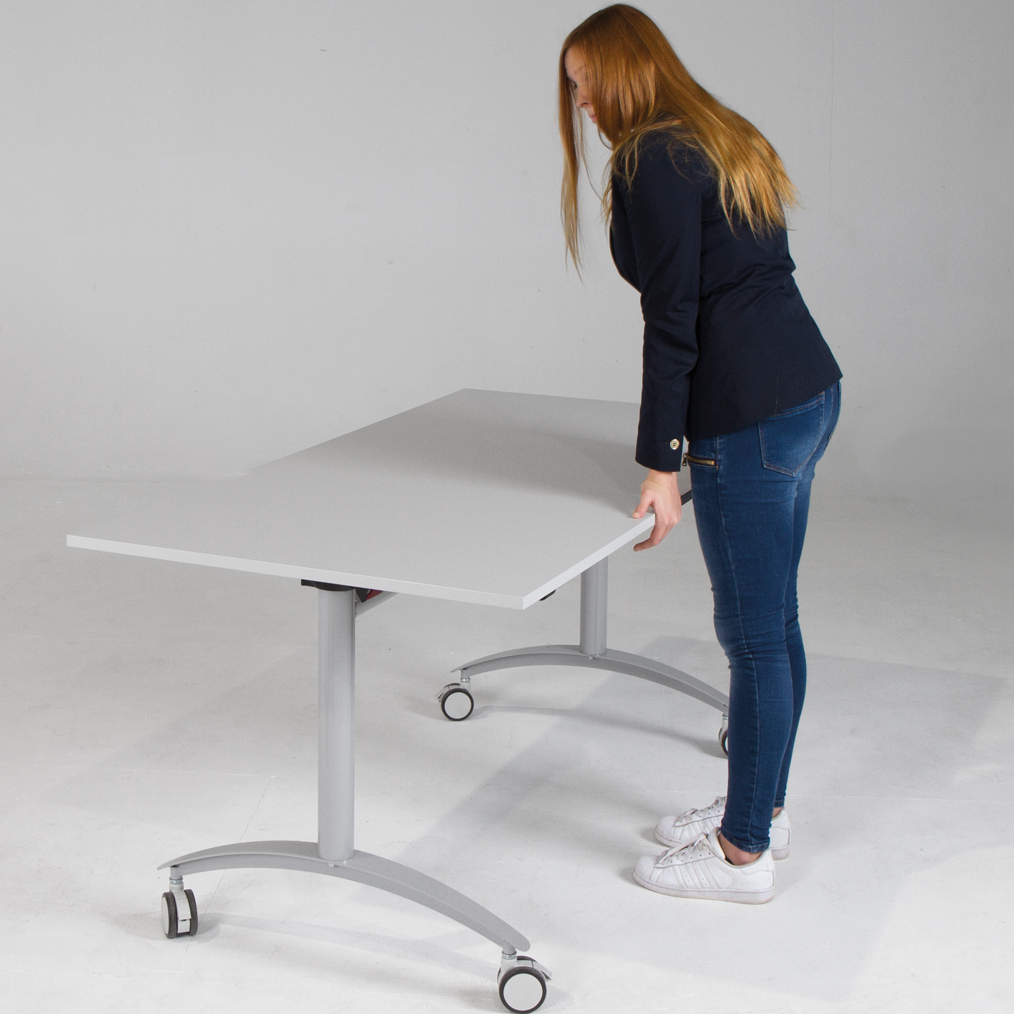 Klapptisch mit Rollen – Praktische Flexibilität für den Schulalltag