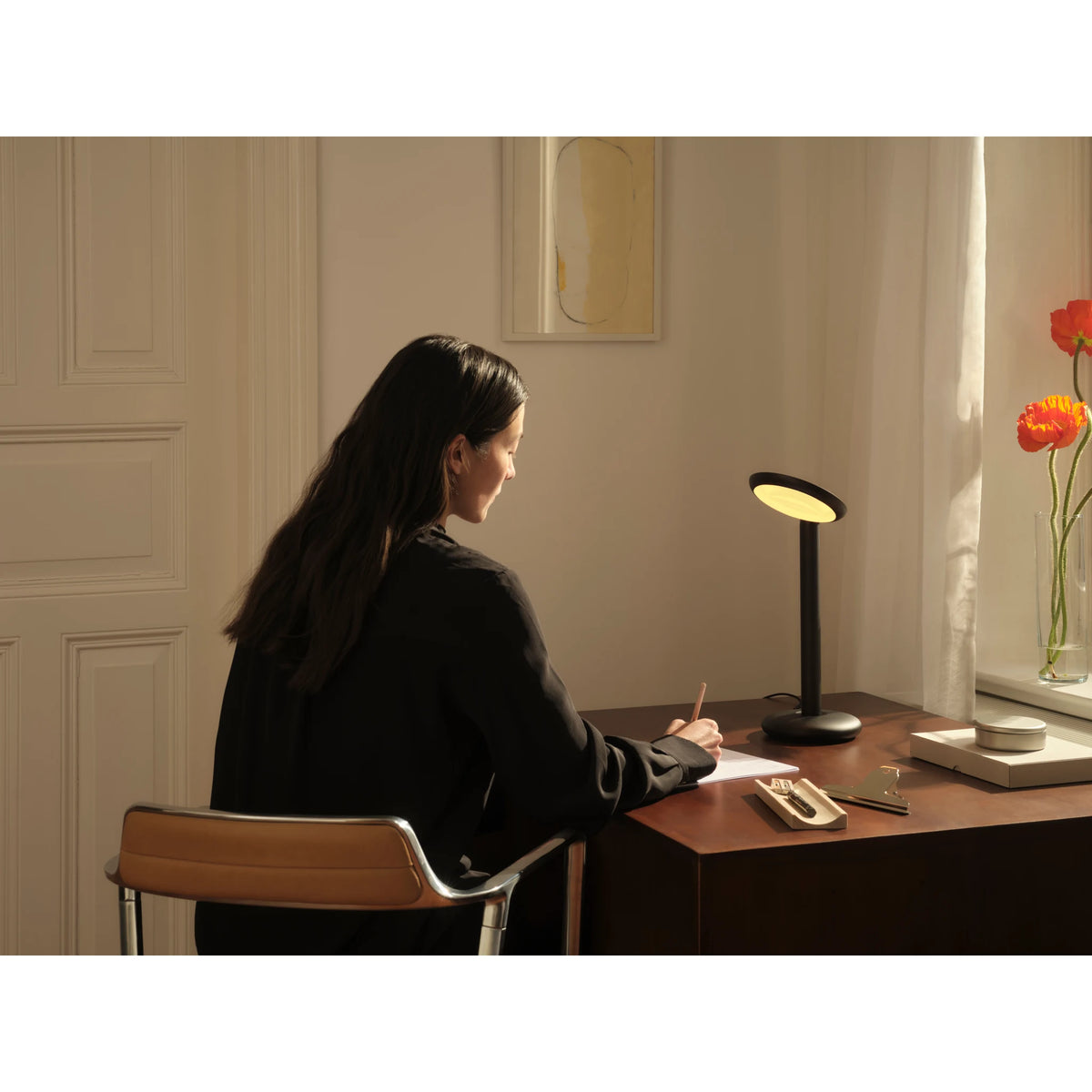 Cordless table lamp with 360° rotatable head | Parrot Table