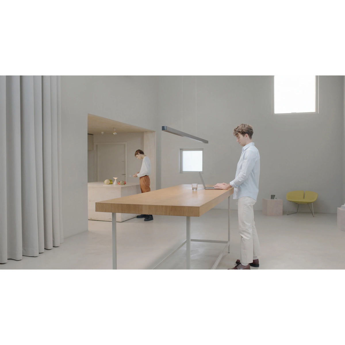 Pendant light with 10,700 lumens and height adjustment | Teams Suspension