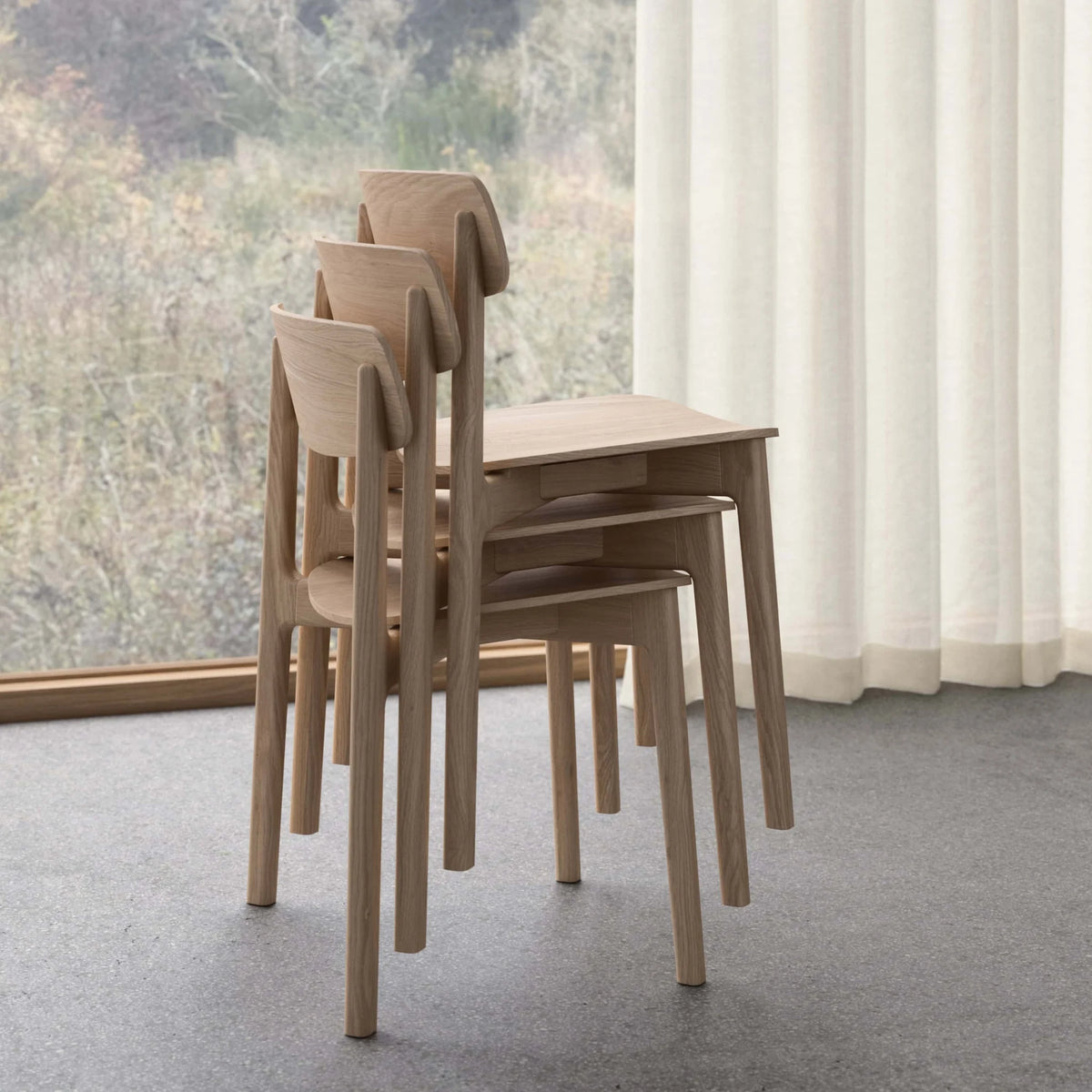 Oak wooden chair, stackable and versatile | Anch