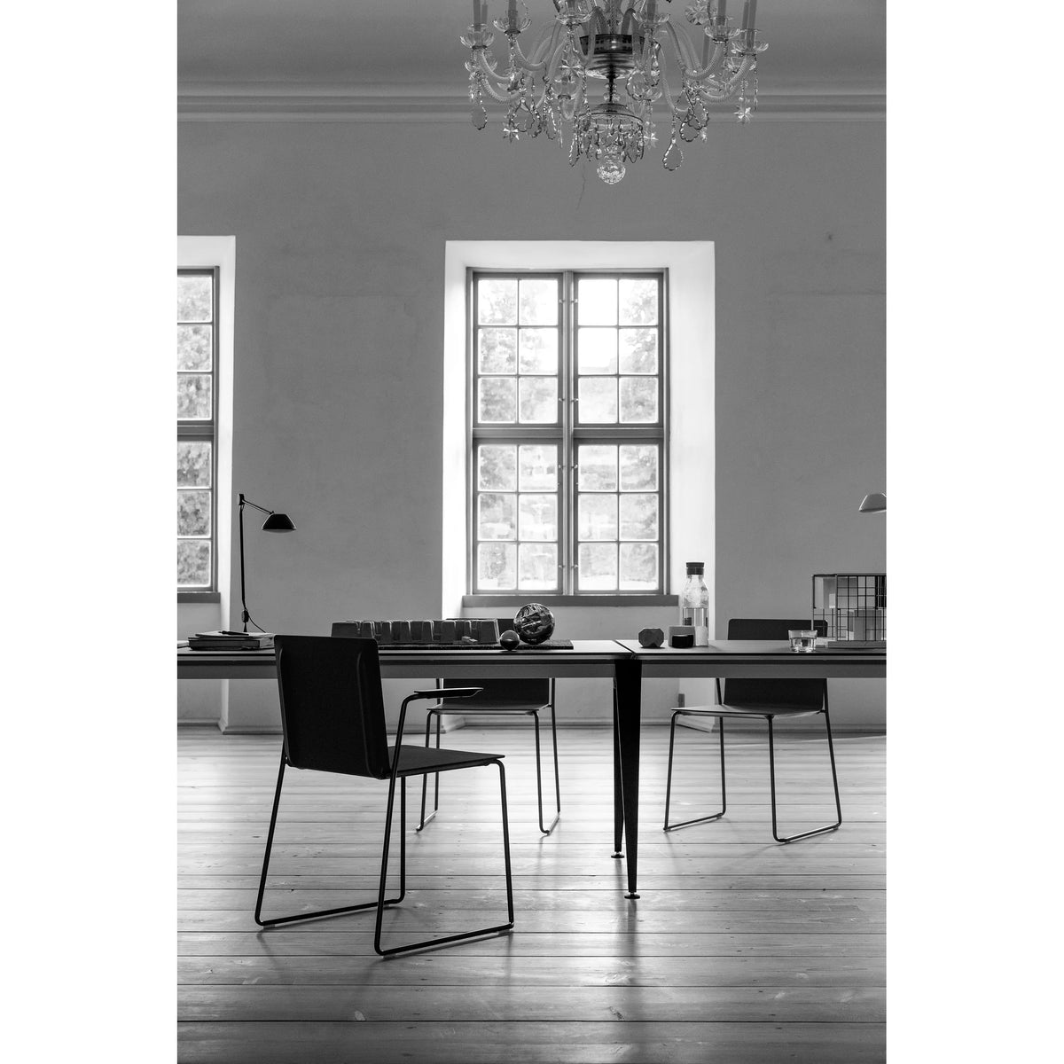 Conference chair with flexible seat shell, stackable | DRY