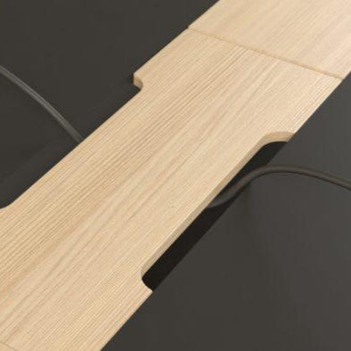 Table de conférence avec des cuisses de table en bois massif ǀ NOVA BOIS
