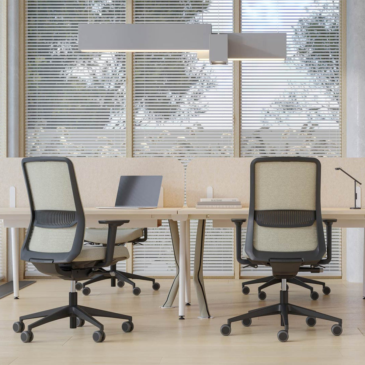 Bürodrehstuhl – Ergonomischer Komfort zum attraktiven Preis ǀ EIRA
