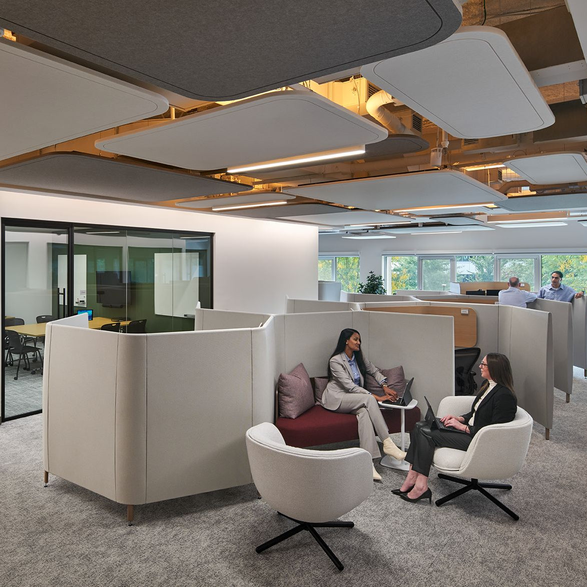 Impact Acoustic Deckenpanel montiert an Betondecke