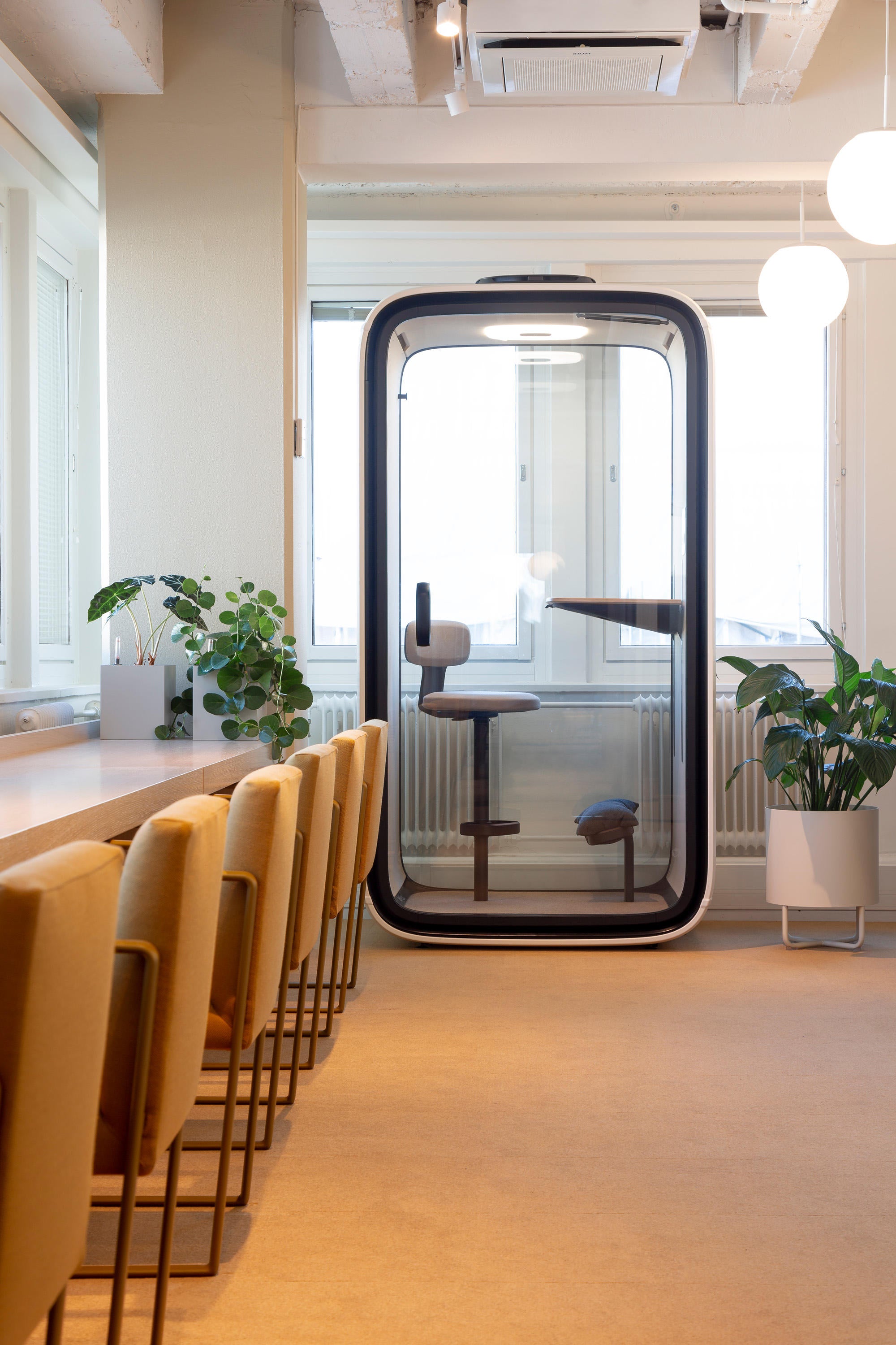 Telefonbox fürs Büro – Framery One für moderne Arbeitsumgebungen