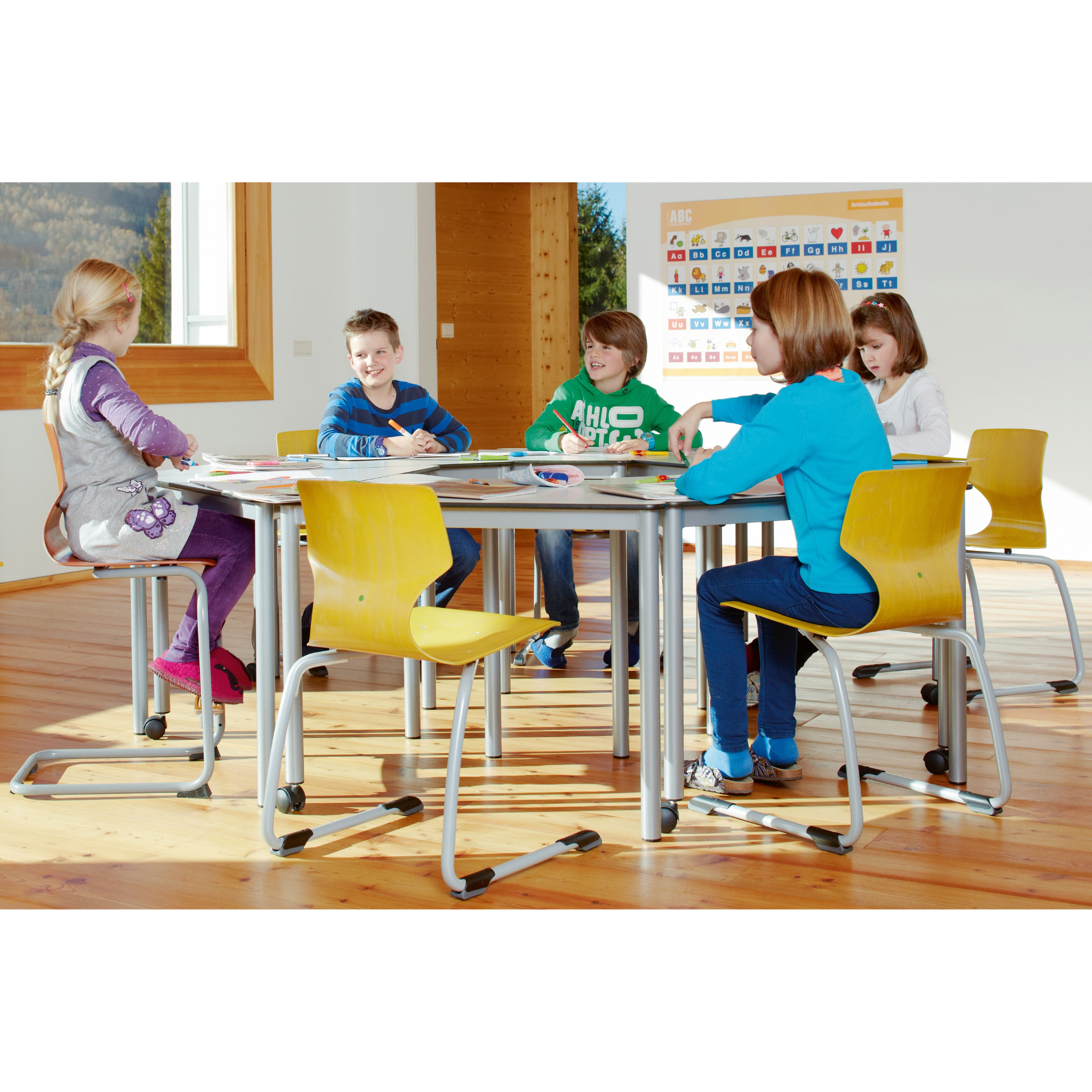 Mehrzweckstuhl Schule PAGHOLZ® taillierte Schale