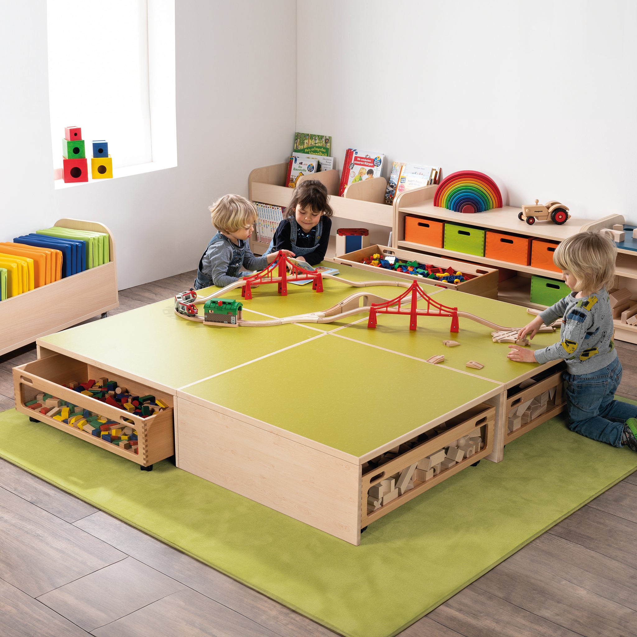 Podest Kombination mit Rollkasten