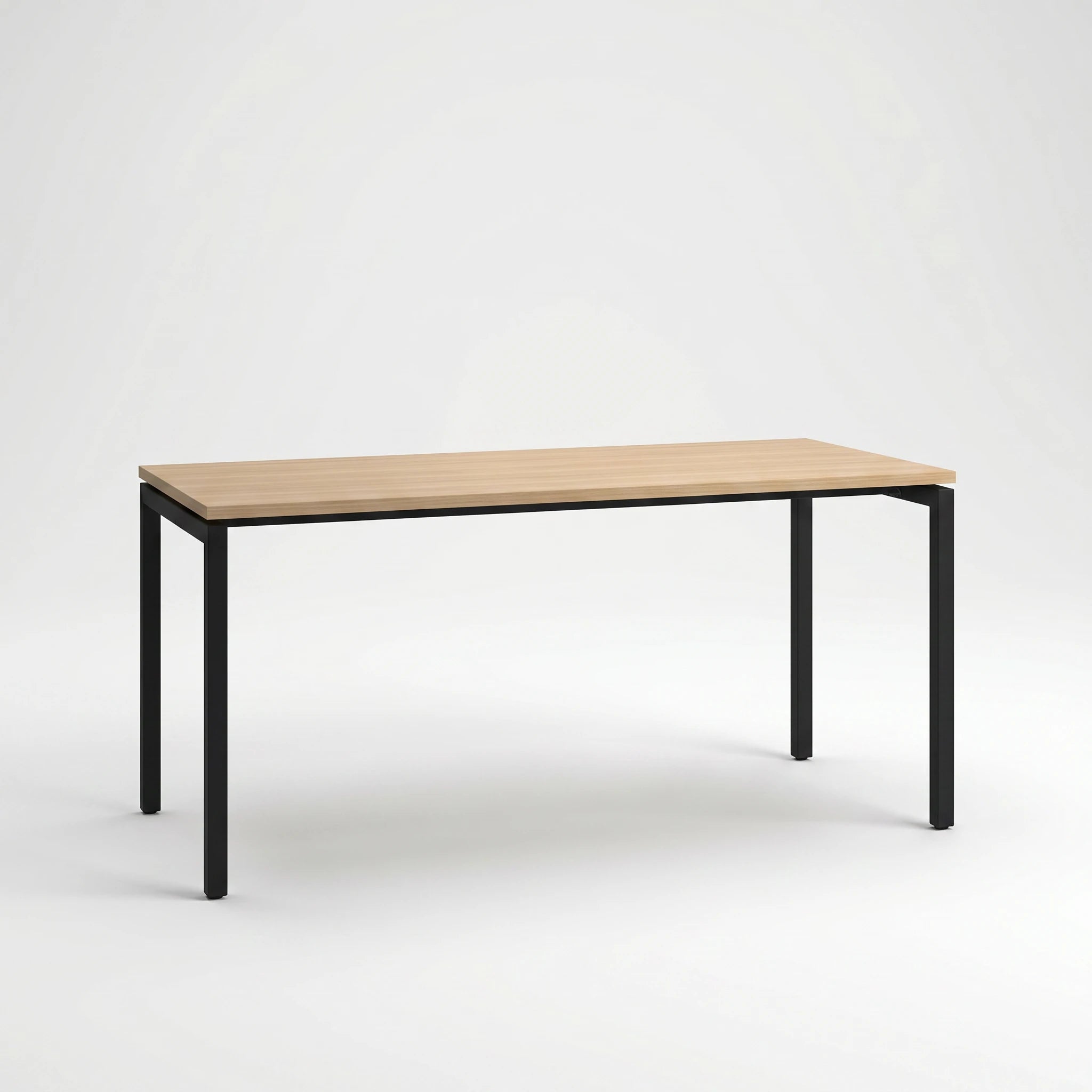 Schreibtisch Buero mit schwarze Gestell und Tischplatte Holz