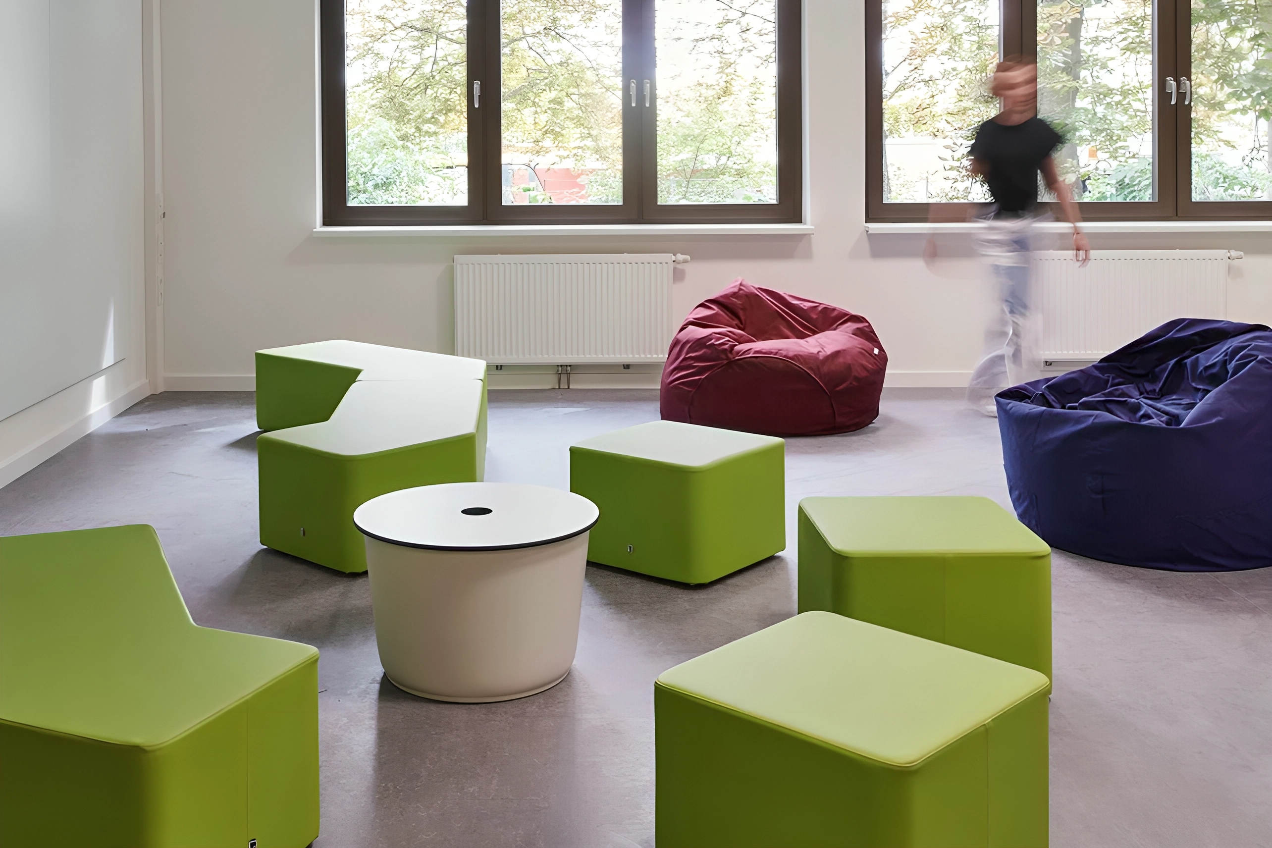 Softe Sitzlandschaften gerade und gebogen | eduLandscape