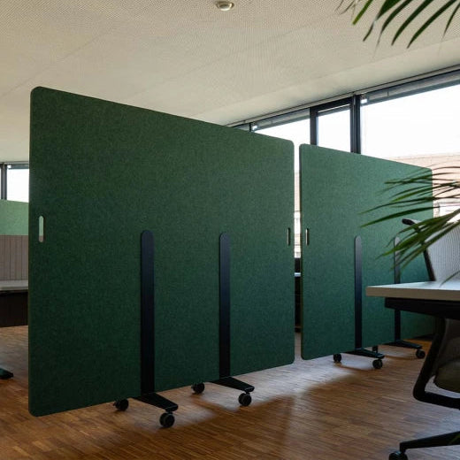 Nachhaltiger Raumtrenner aus PET-Filz