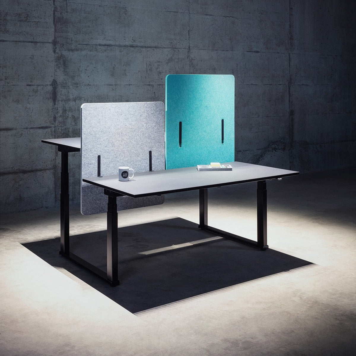 Acoustic Panel Desk Two – Top Akustiklösung mit Absorptionsklasse A | Schweizer Design