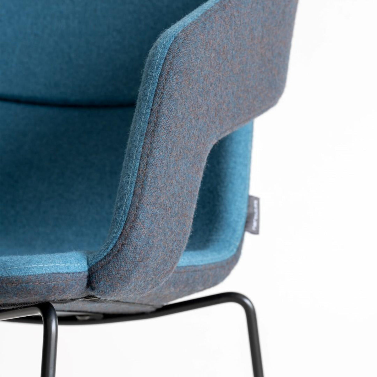 Loungesessel als Einsitzer mit niederiger und hoher Rückenlehne ǀ TWIST&SIT