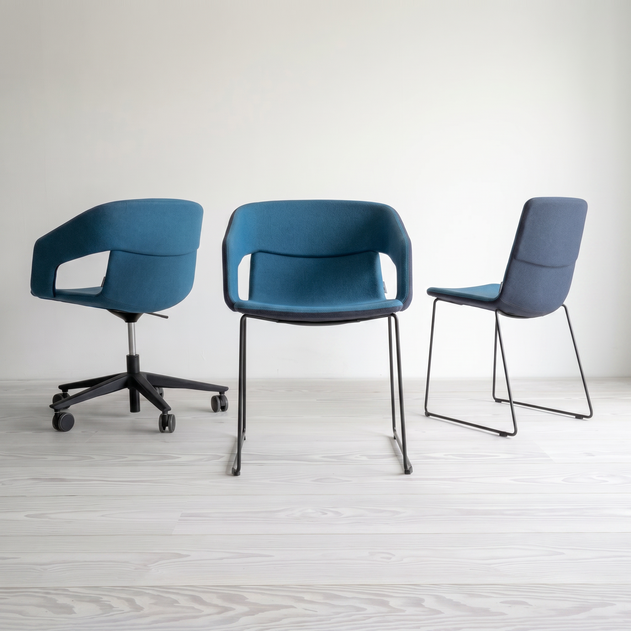 Office armchair as a single seater with low backrest ǀ TWIST&SIT