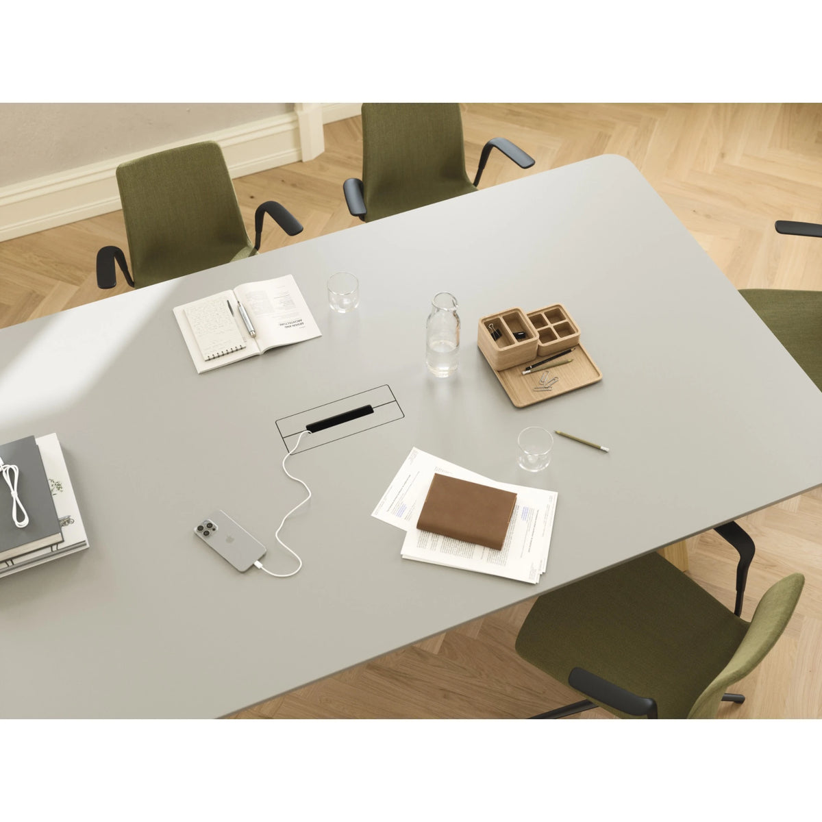 Konferenztisch in rechteckiger oder runder Form | Space