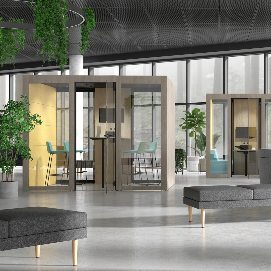 Silent Room L Meetingbox mit heller Innenausstattung, grossen Glaswaenden und modernem Design – akustisch abgeschirmter Besprechungsraum fuer effiziente Teamarbeit im offenen Buero