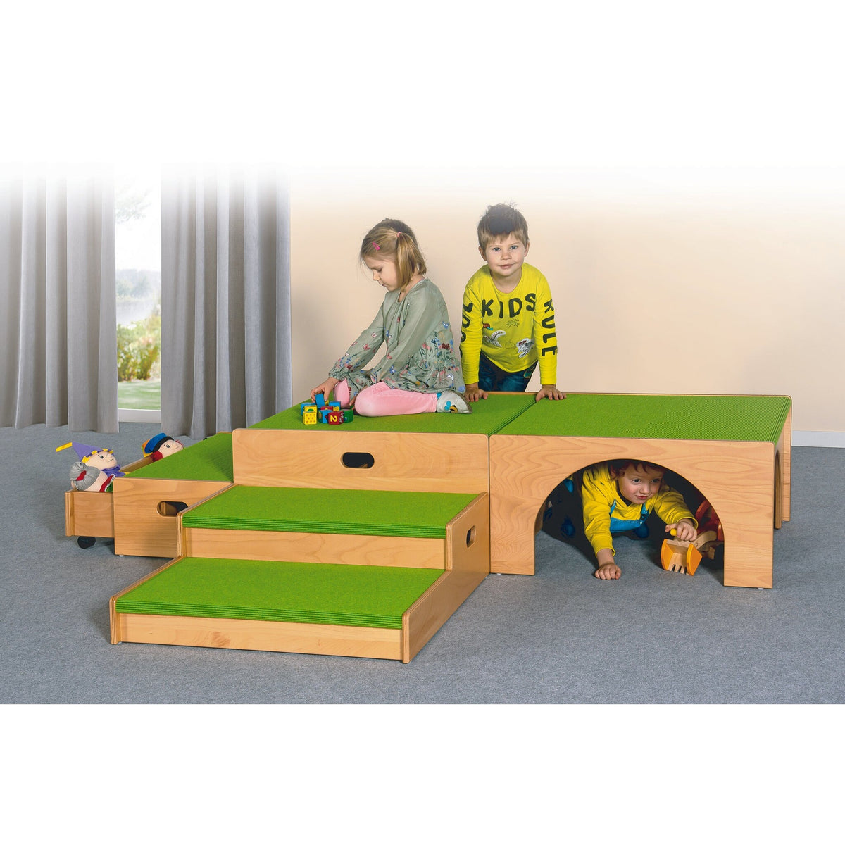 Bewegungslandschaft – Spielpodest Set mit Tretford Teppich-Belag